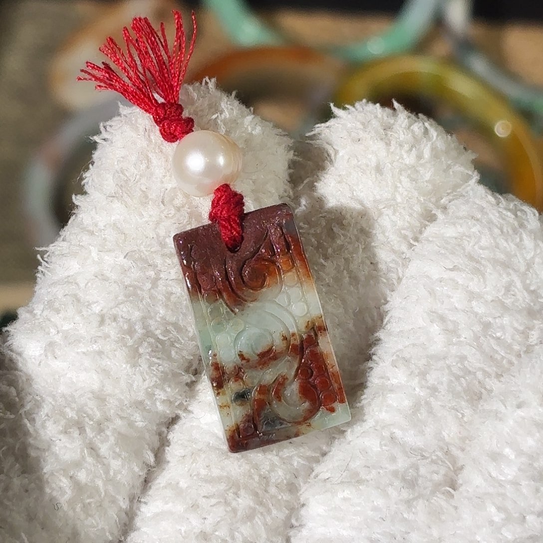 翡翠未镶嵌颈饰红翡仿古牌