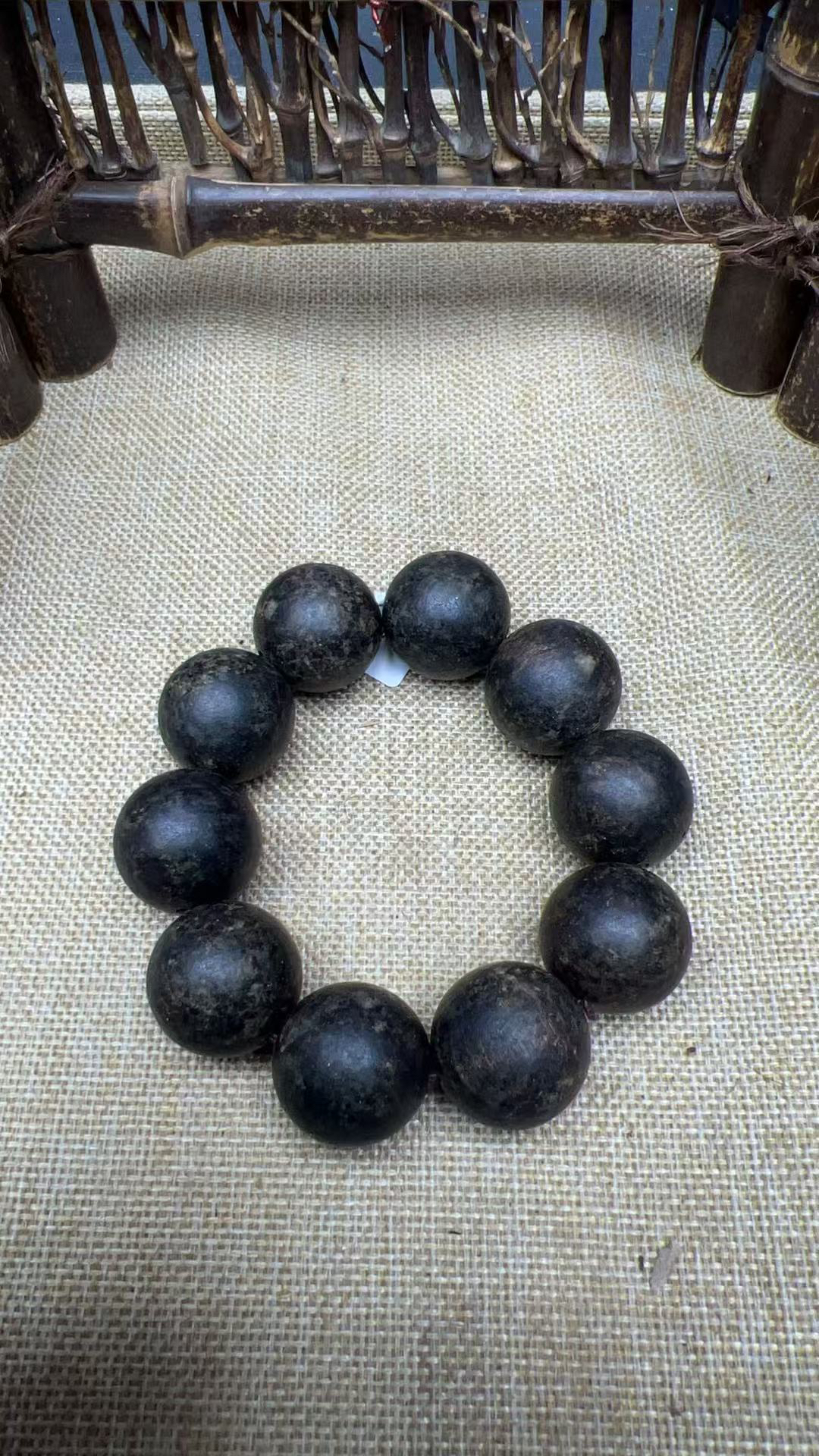 A138龙二文玩成品木串