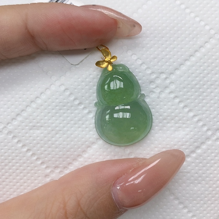 颈饰18K金镶嵌翡翠