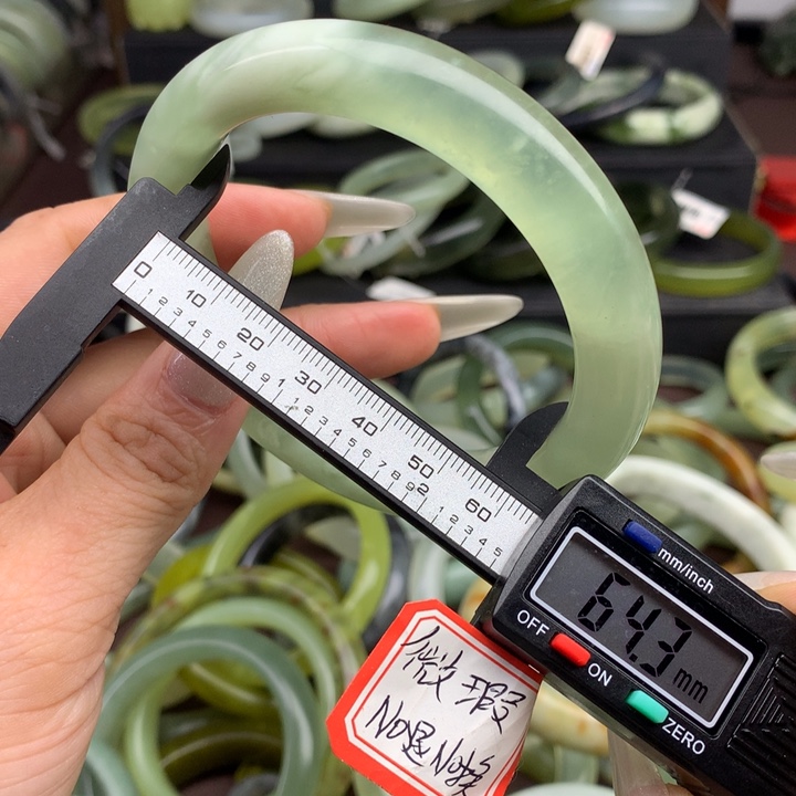 蛇纹石玉手镯未镶嵌624