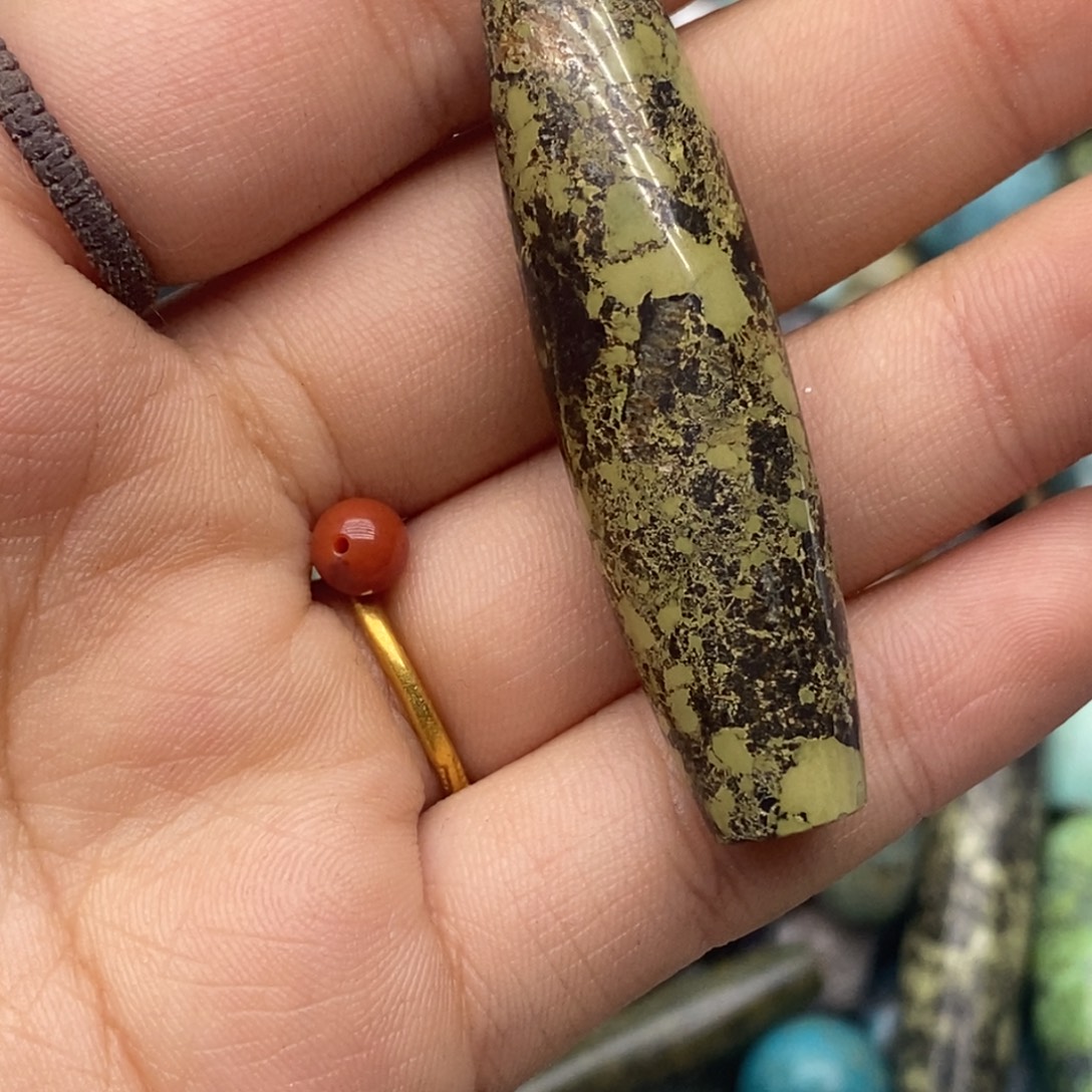 南红玛瑙未镶嵌珠宝奇石