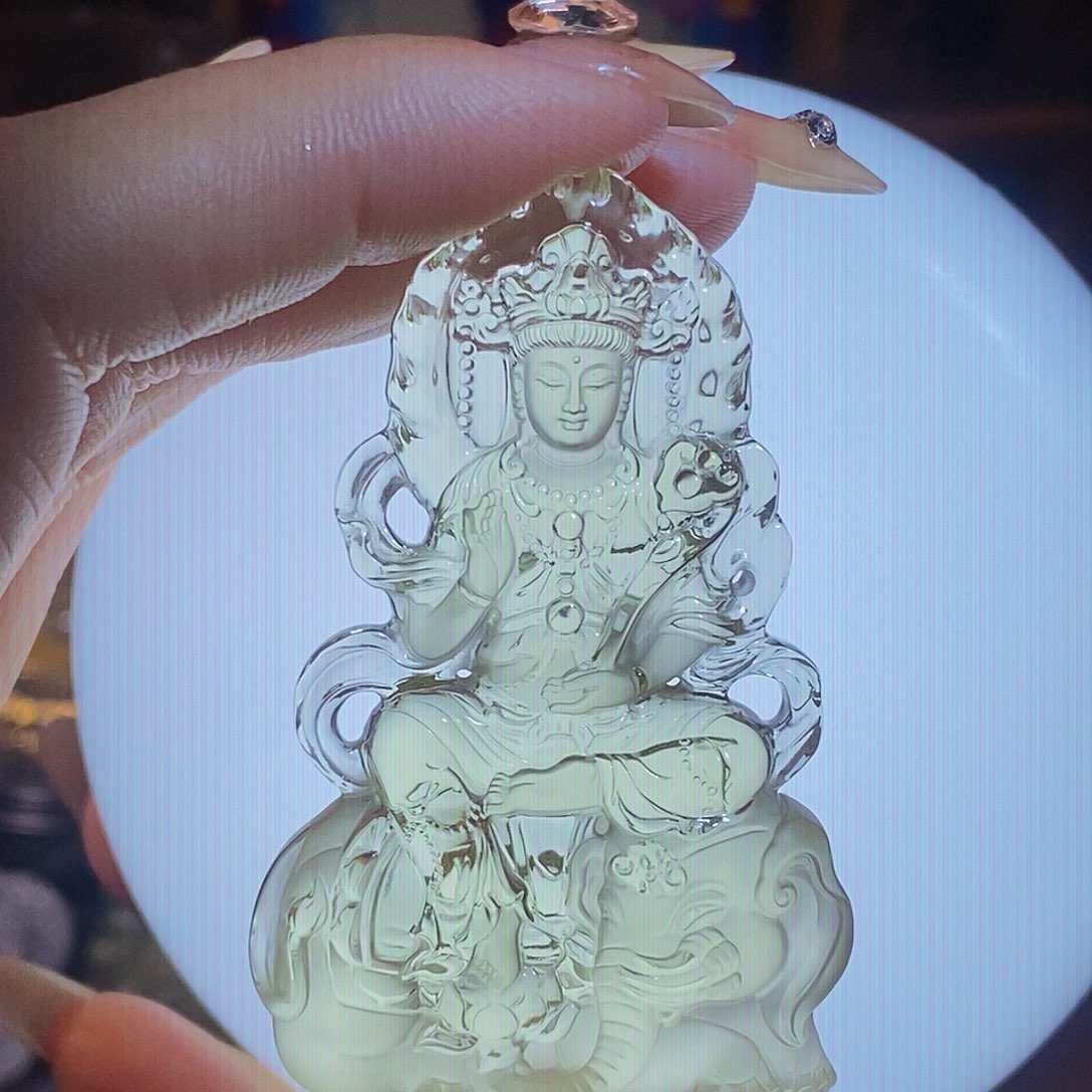 阿***哥水晶颈饰未镶嵌吊坠