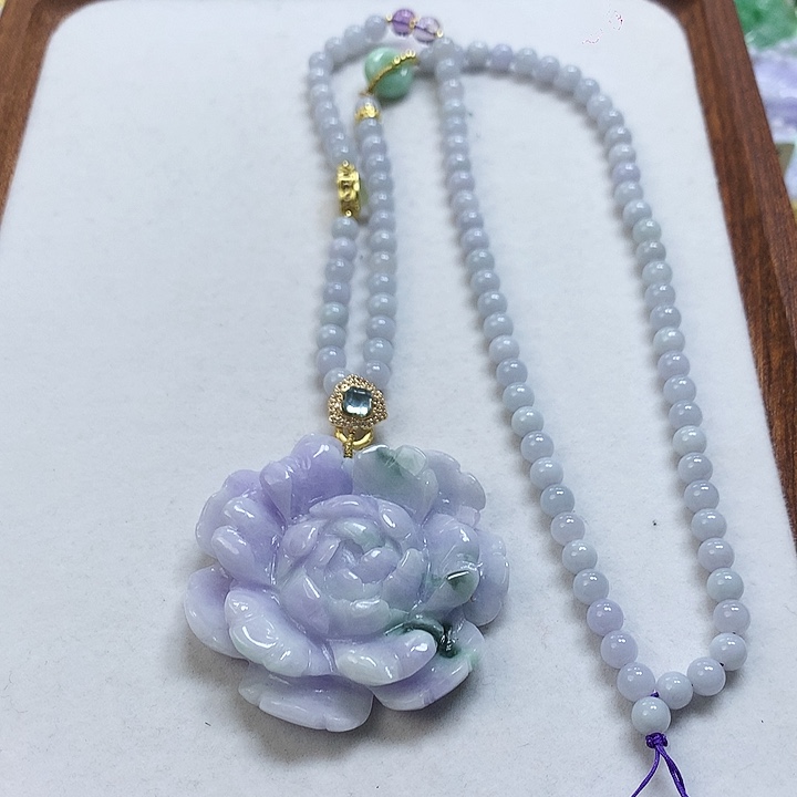 翡翠颈饰未镶嵌吊坠