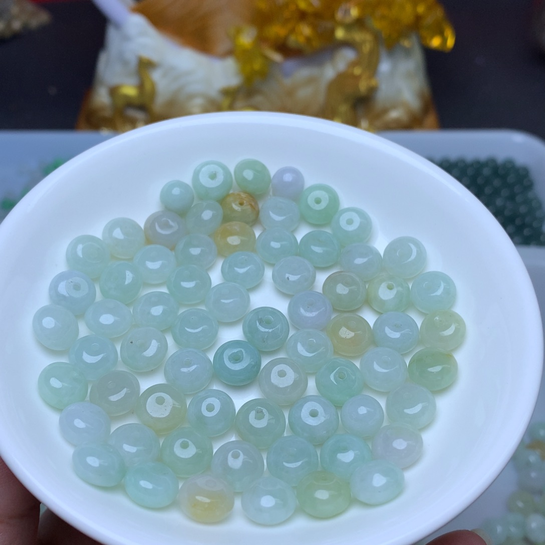 【闪购商品】翡翠手链未镶嵌卡5.6乘8.8冰绿鼓珠30个