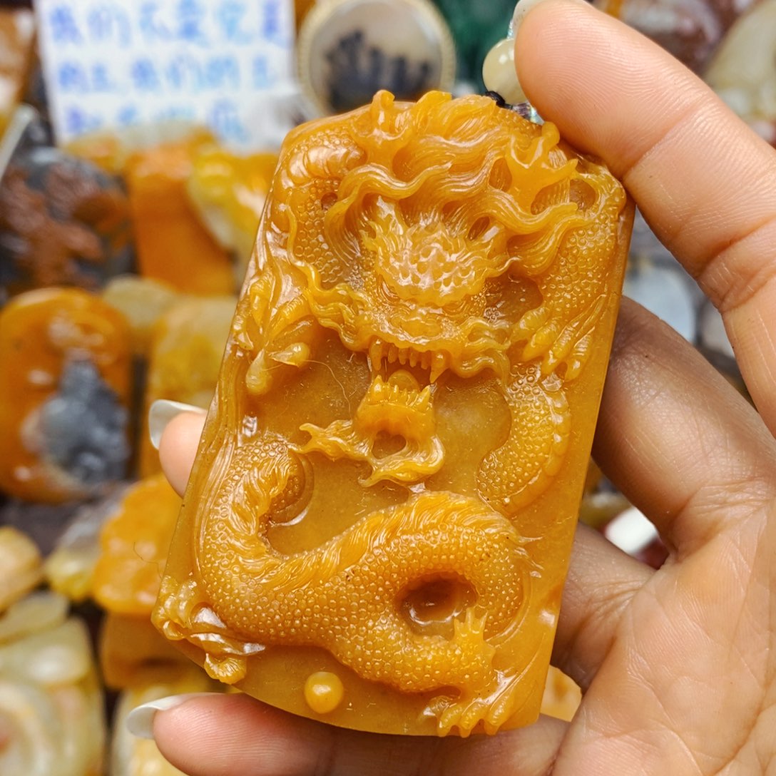 石英质玉未镶嵌颈饰