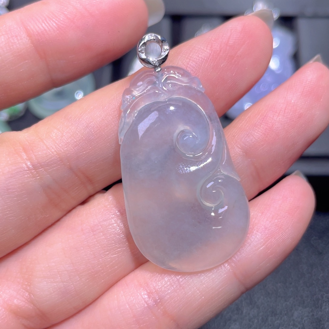 颈饰18K金镶嵌翡翠翡翠