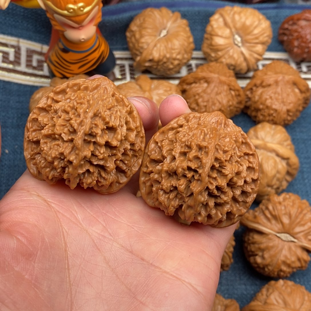 文玩核桃把件43全品毕业满天星