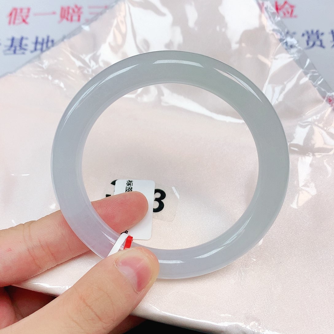 翡翠手镯未镶嵌56圈白月光圆条翡翠手镯