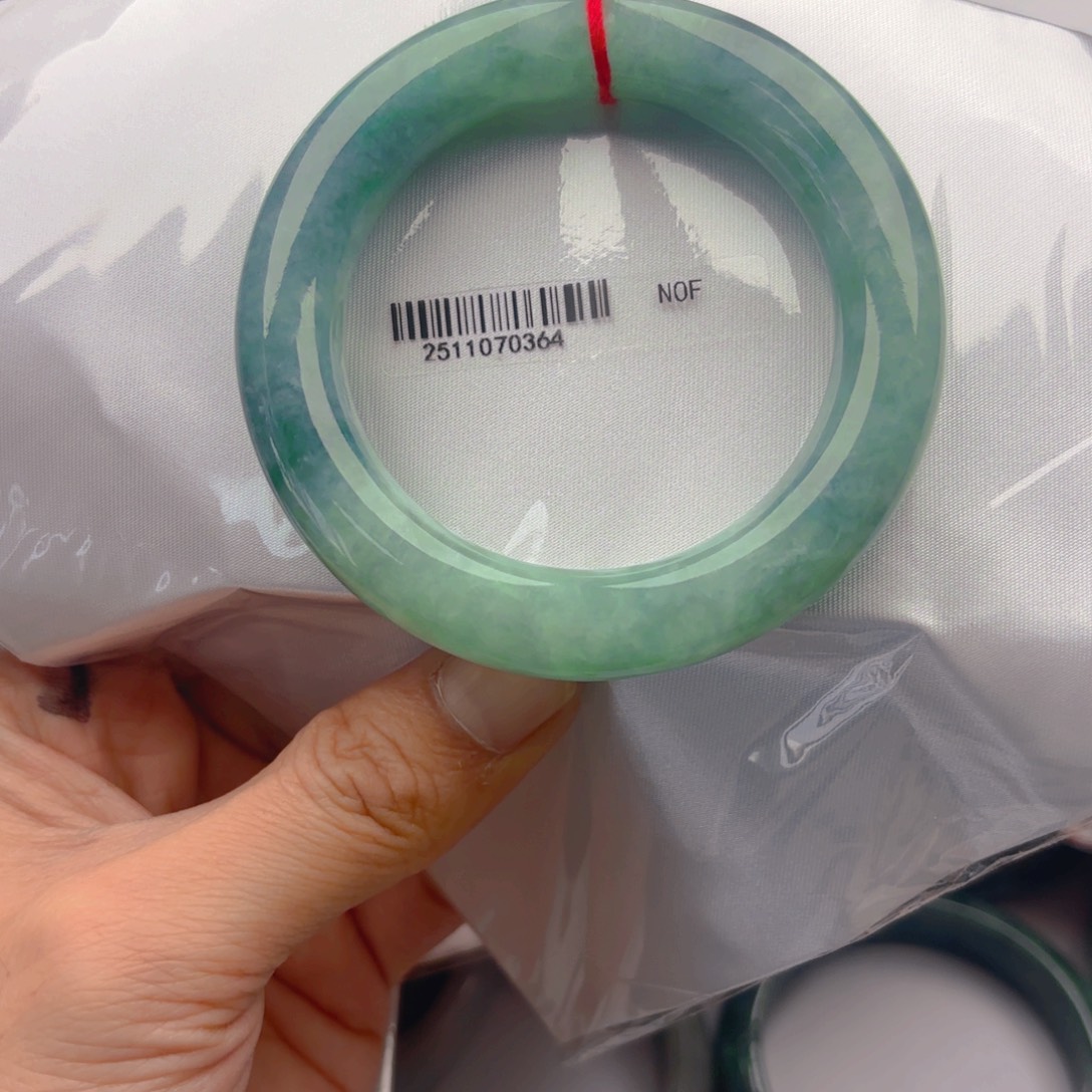 翡翠未镶嵌手镯5455. 39