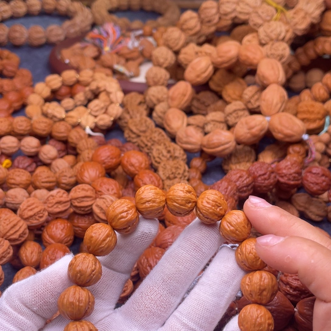 小***大文玩核桃手串秋子