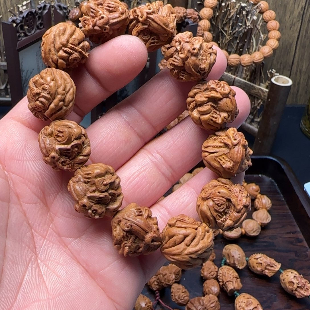 纯手工雕刻疙瘩龙瑞兽手串一物一图