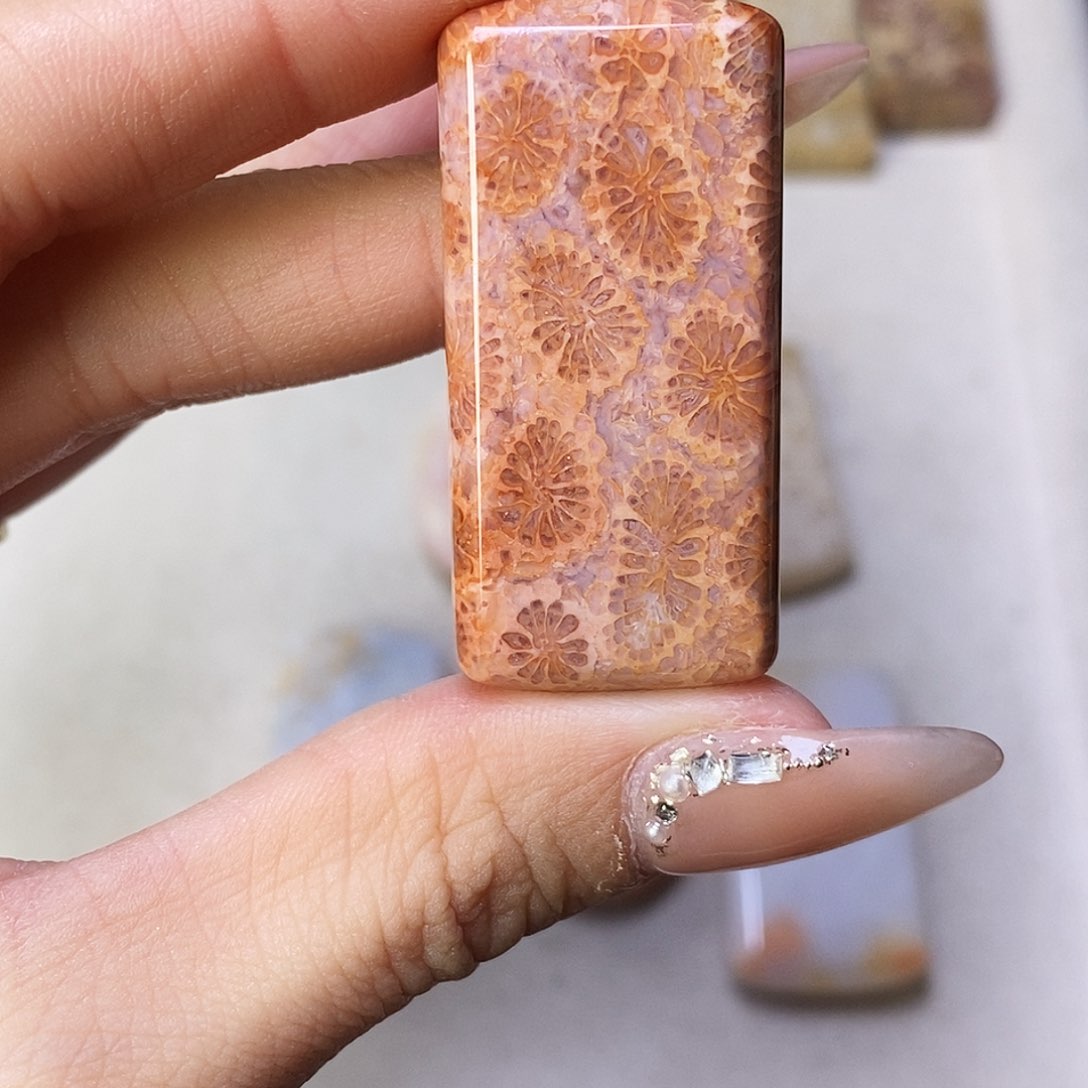 合金颈饰硅化玉?***?