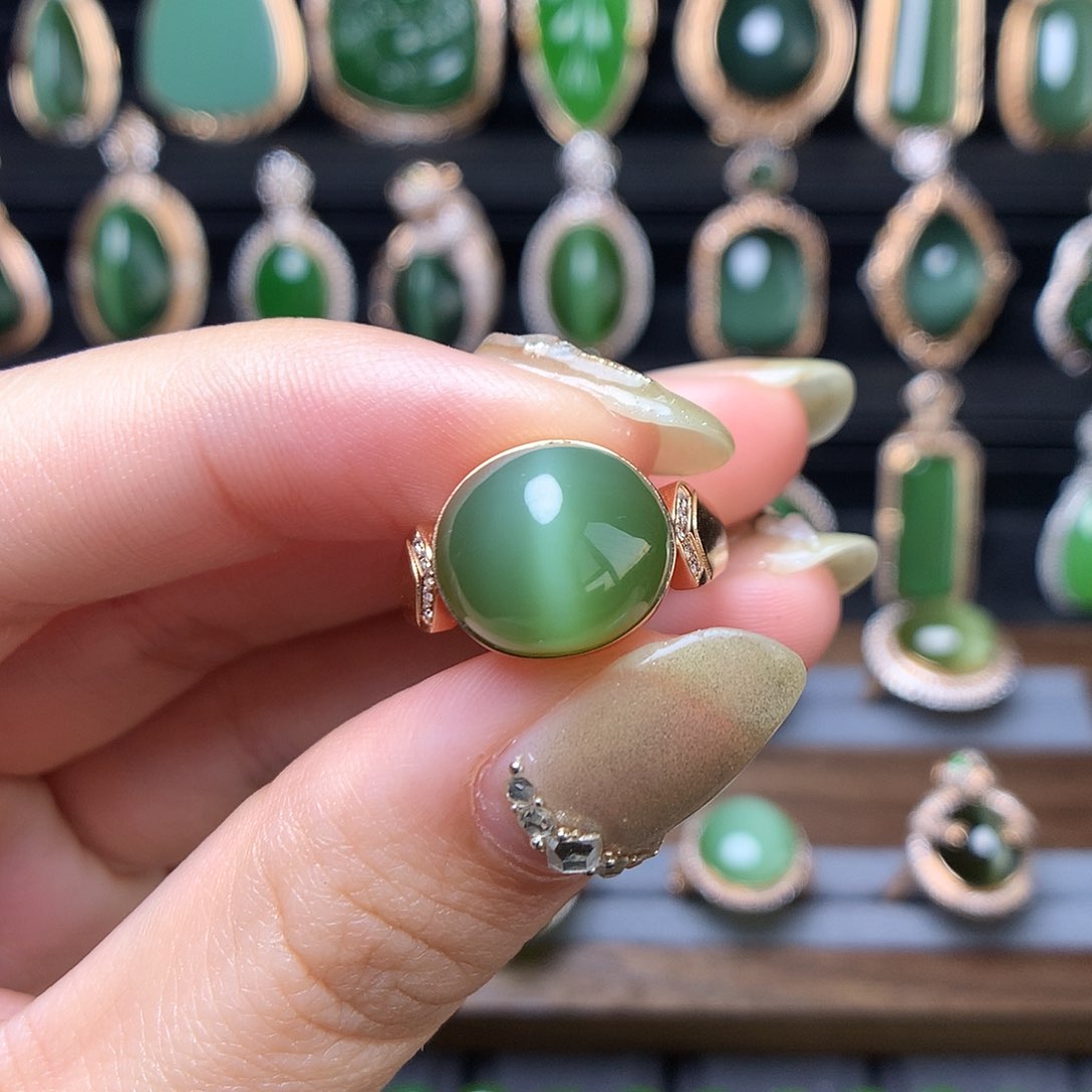 和田玉首饰18K金镶嵌