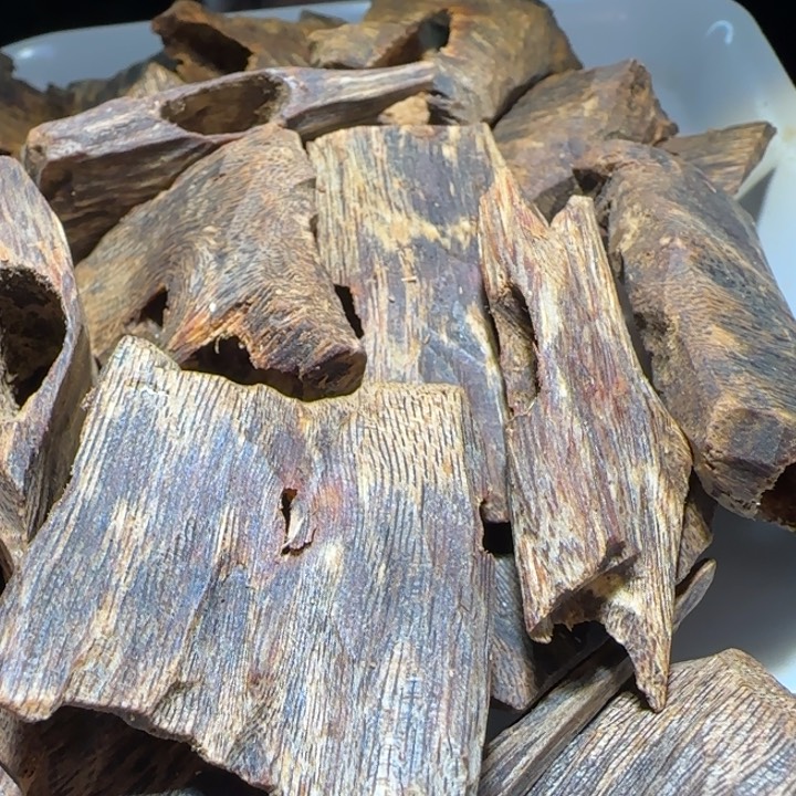 沉香手把件海南老白棋沉水块料100克