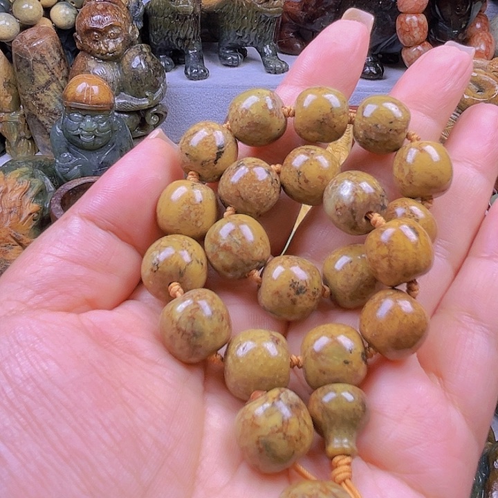 手串未镶嵌岫岩河磨玉（透闪石质玉）简*单