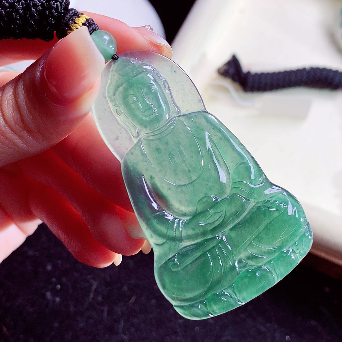 颈饰未镶嵌翡翠天然