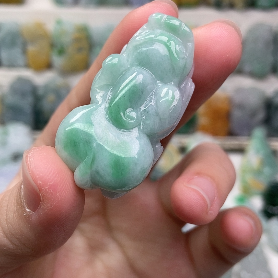 翡翠未镶嵌吊坠(赠链)