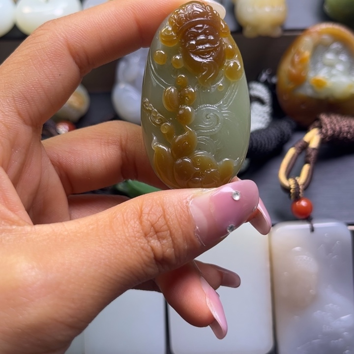 和田玉（糖玉）未镶嵌颈饰