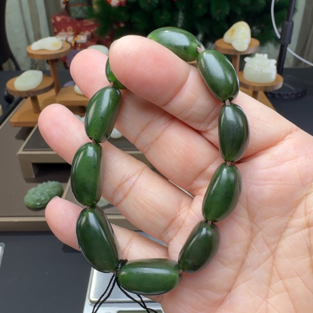 和田玉未镶嵌手串