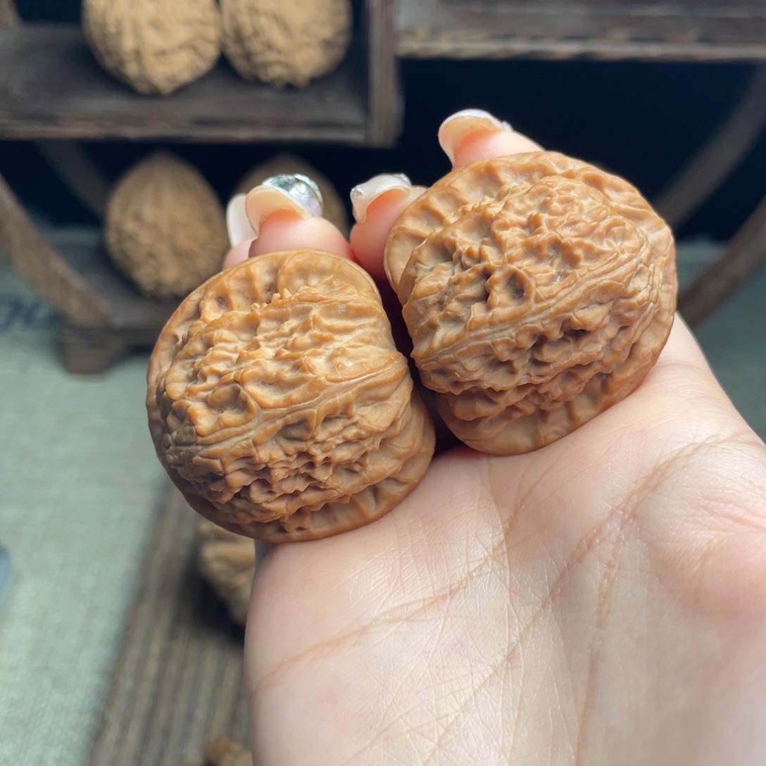 Y***木质白狮子38 全品白茬