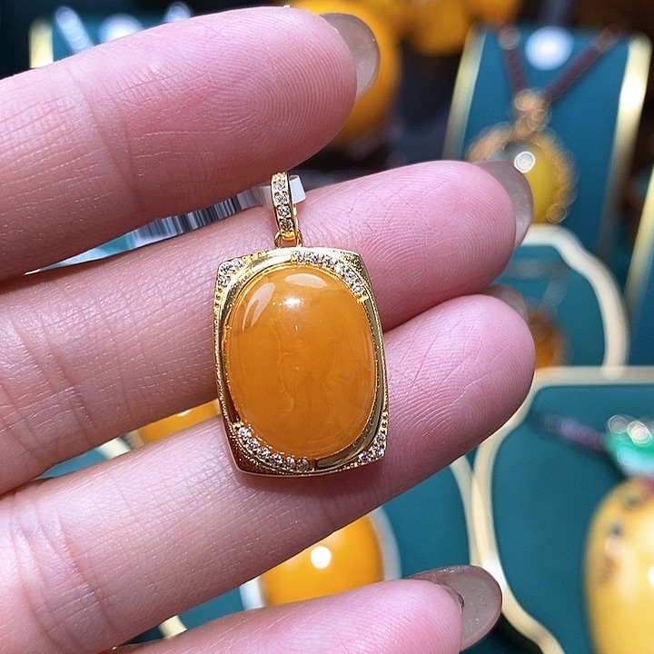 蜜蜡颈饰银S925镀金镶嵌