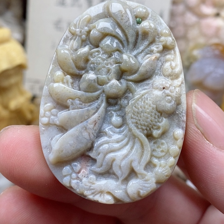 颈饰未镶嵌硅化珊瑚（珊瑚玉）