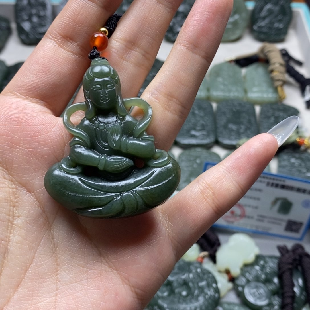 和田玉颈饰未镶嵌