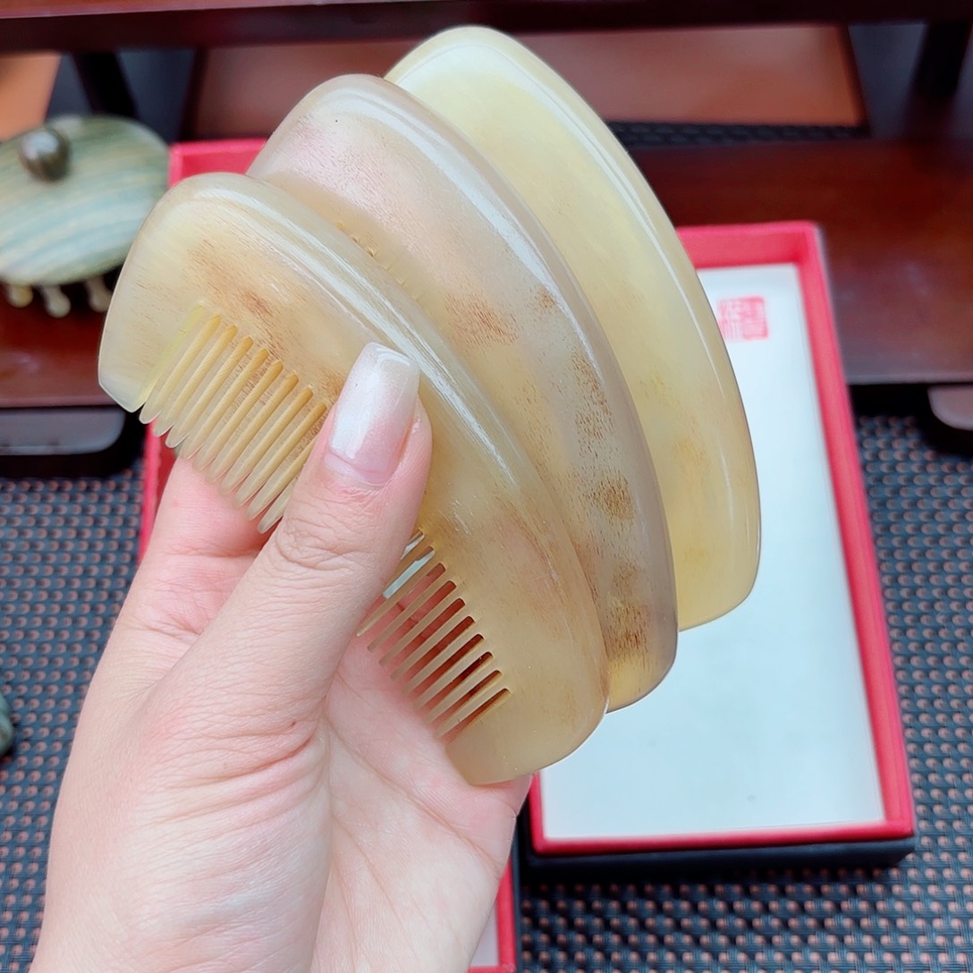 纯手工制作纯牛角梳子