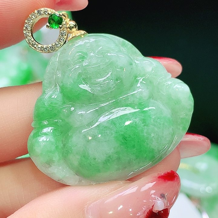 翡翠未镶嵌颈饰翡翠多样性发其一