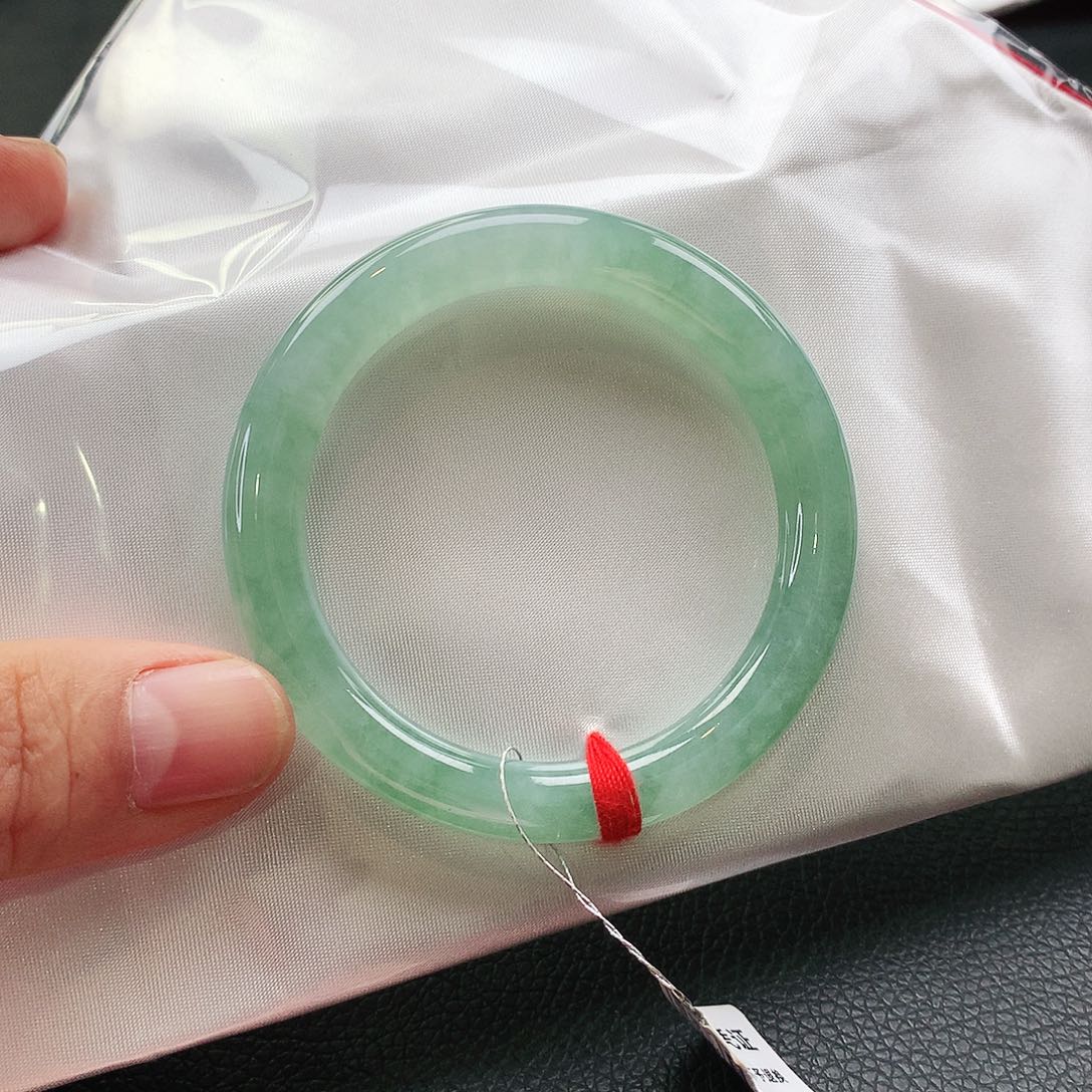 未镶嵌手镯翡翠天然翡翠手镯