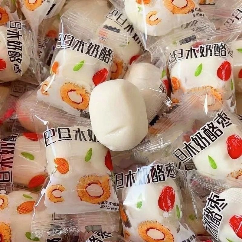 新疆奶枣夹心奶枣巴旦木夹心独立包装零食