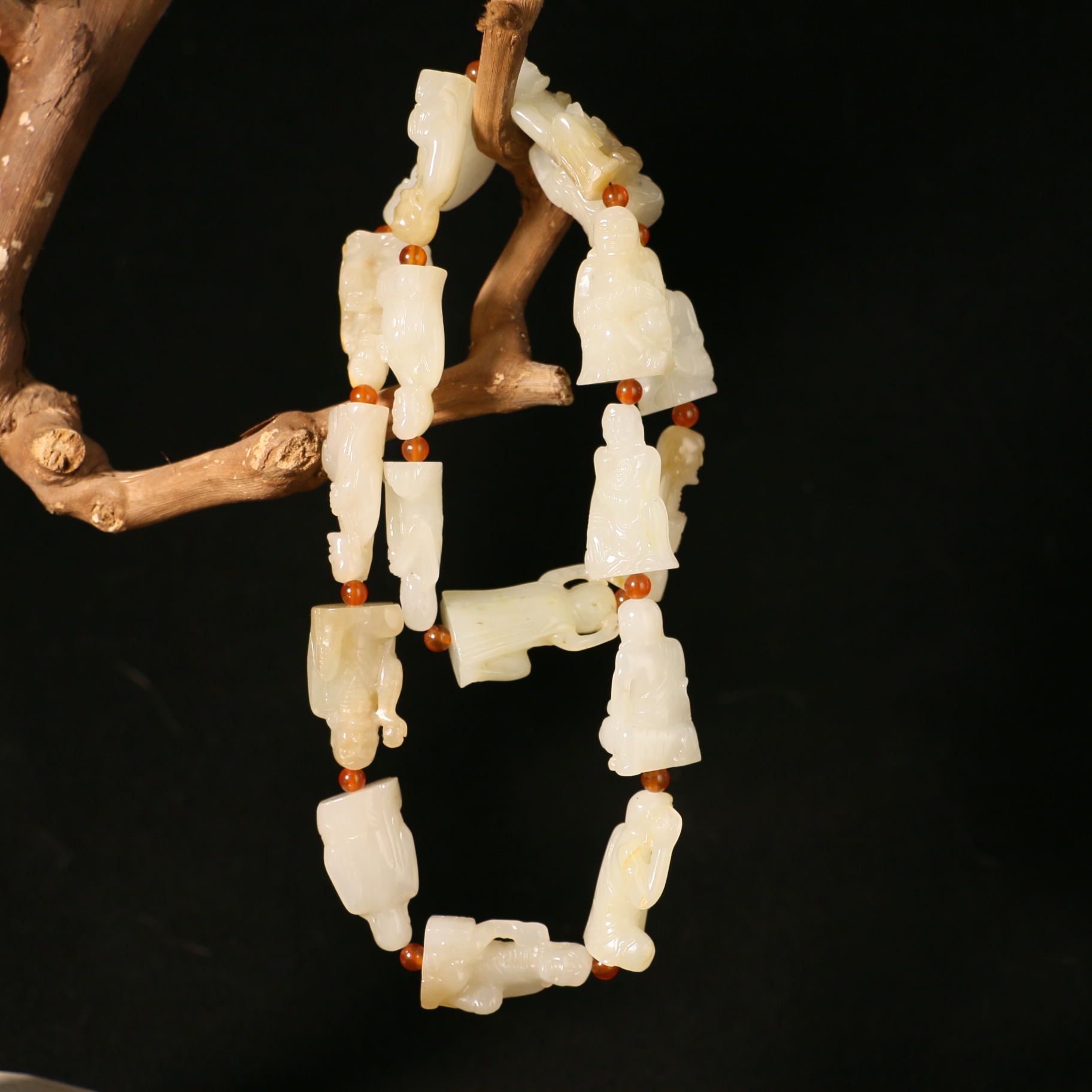 31G25  清 和田玉十八罗汉珠串