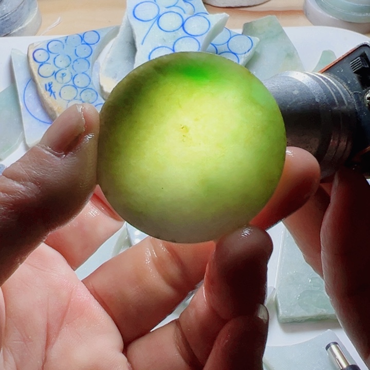 翡翠颈饰未镶嵌翡翠片料