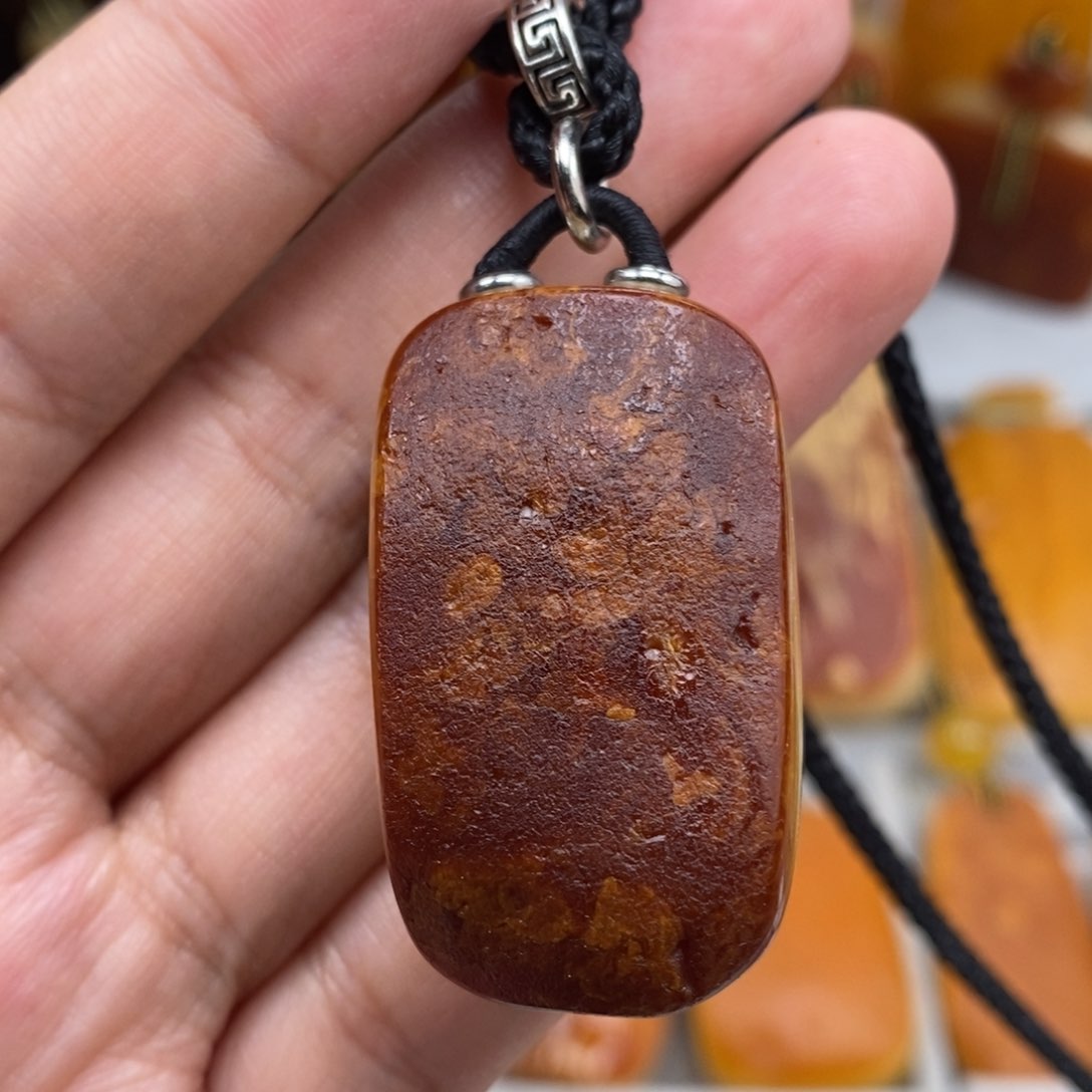 未镶嵌吊坠(赠链)琥珀