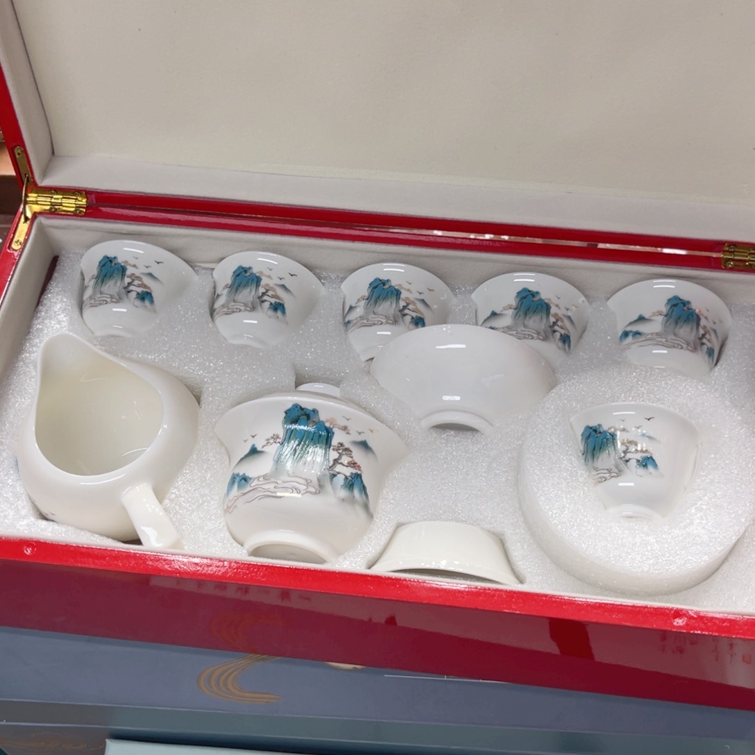 孤品茶具套装等等。         