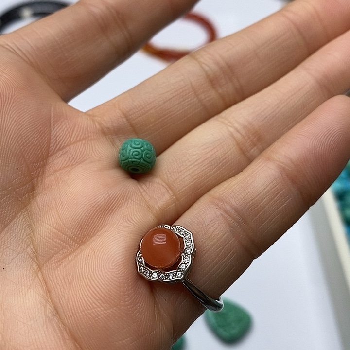 南红玛瑙未镶嵌珠宝奇石