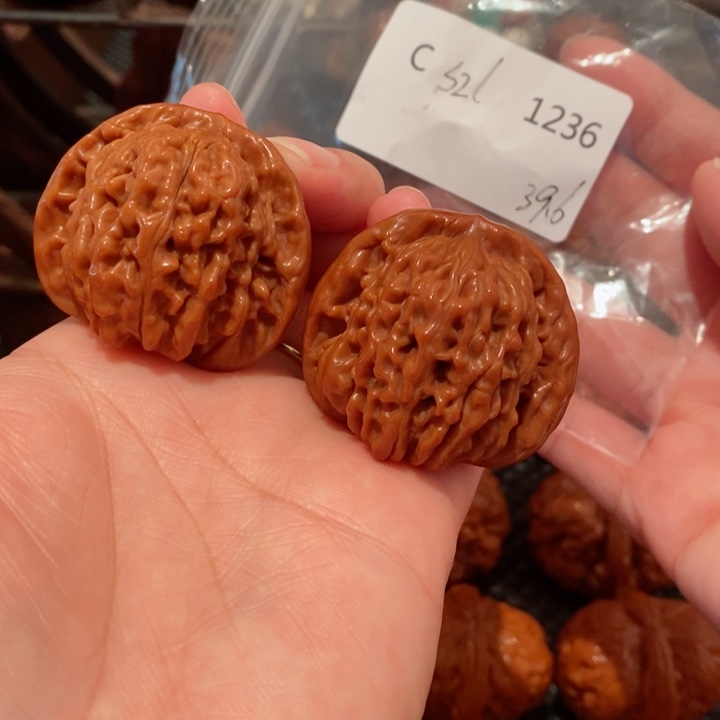 文玩核桃把件名****呢精品