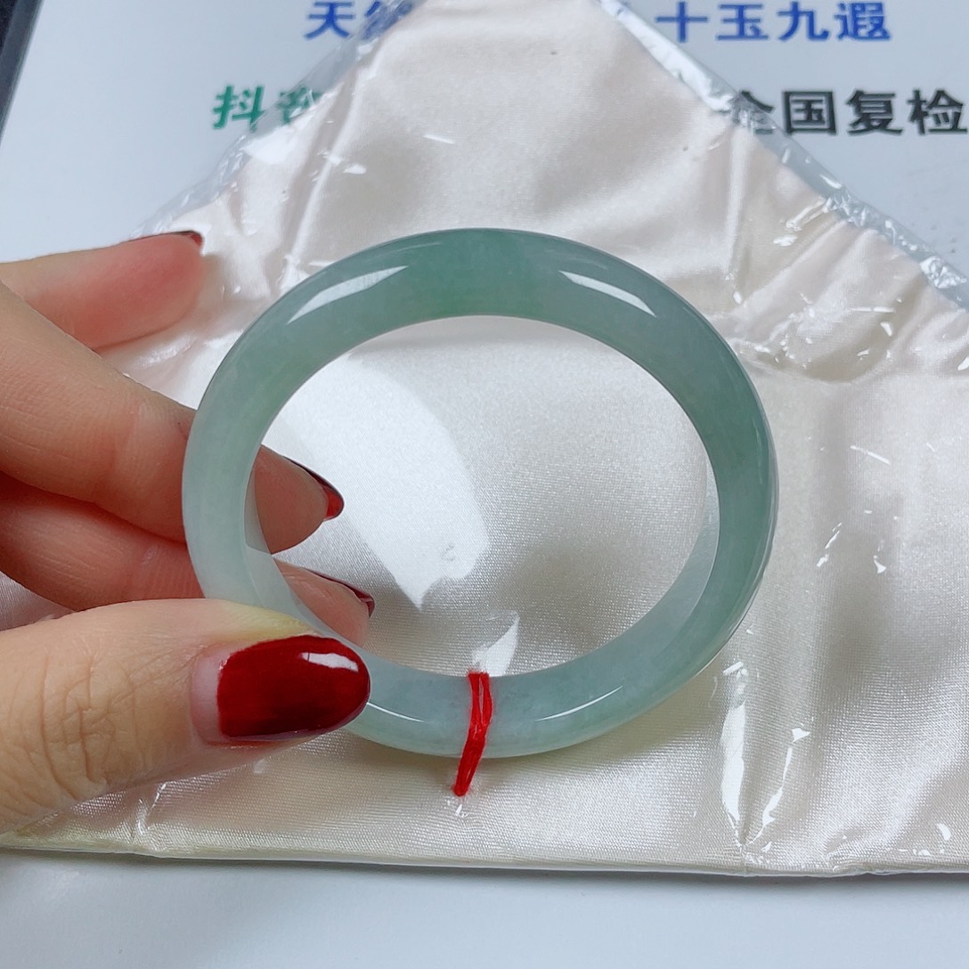 翡翠未镶嵌手镯圈口54.8宽12.2厚8.3