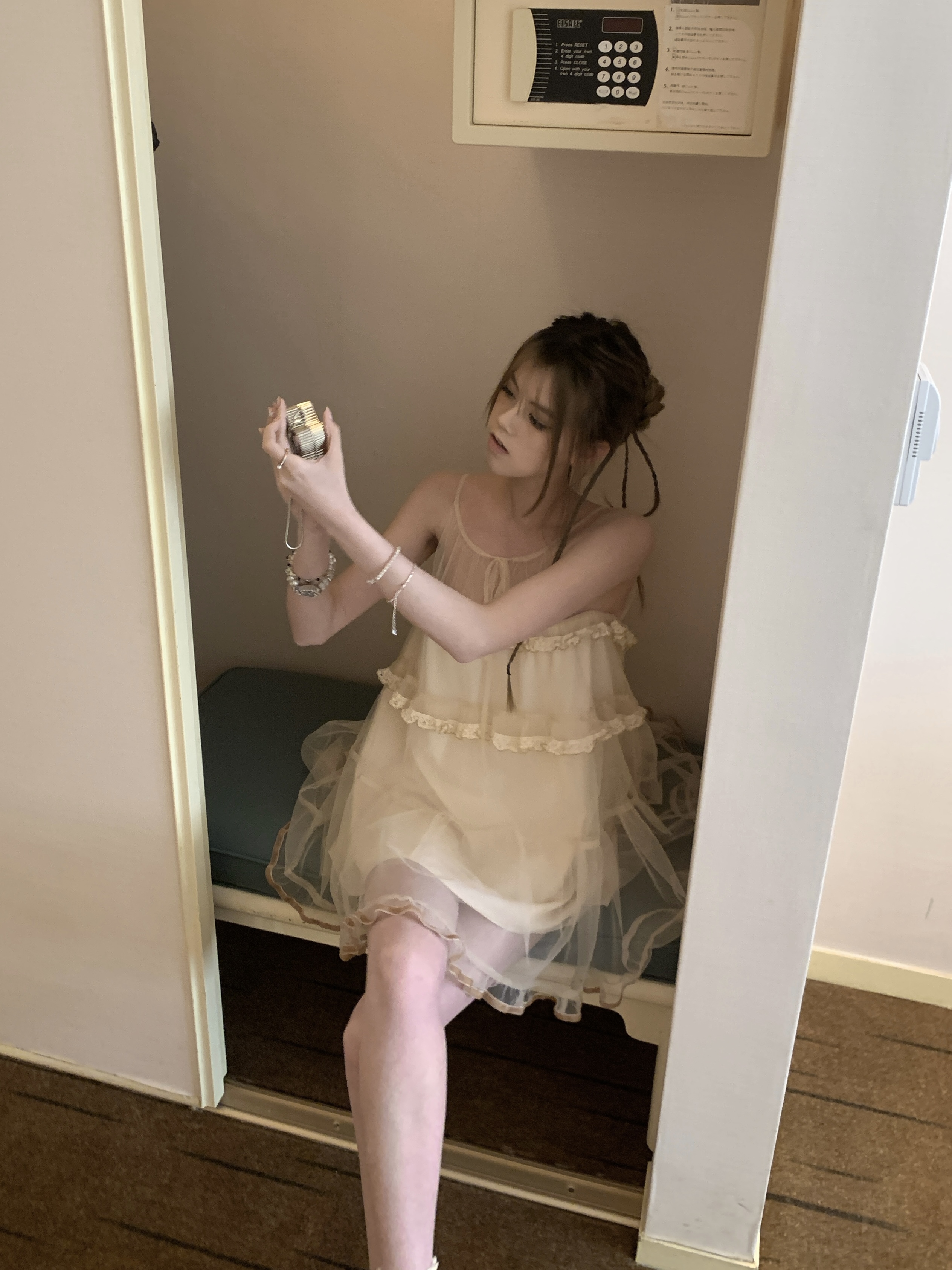 ishui-银河碎片-蕾丝拼接复古法式时尚Ins风日系少女吊带蓬蓬裙