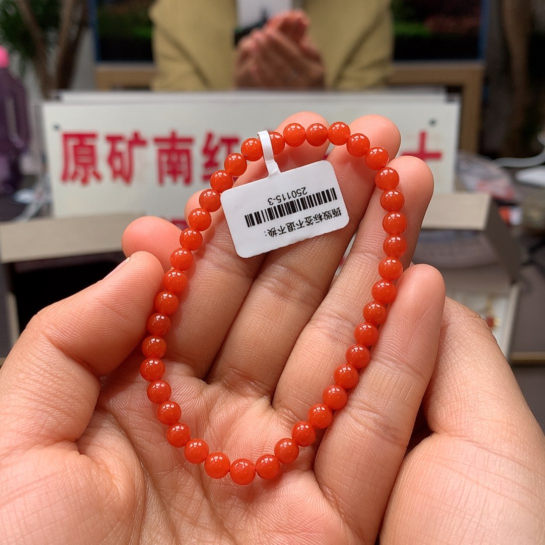 南红玛瑙4mm亮光柿子红滴水洞单圈手串未镶嵌