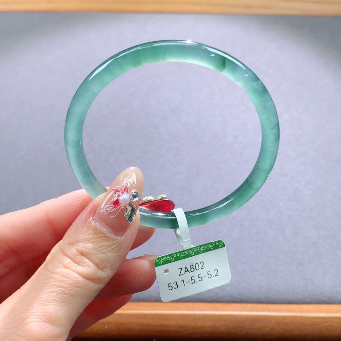 翡翠手镯未镶嵌天然翡翠手镯