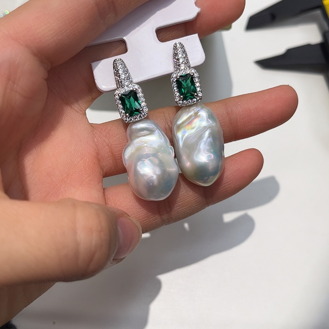 淡水珍珠合金耳饰