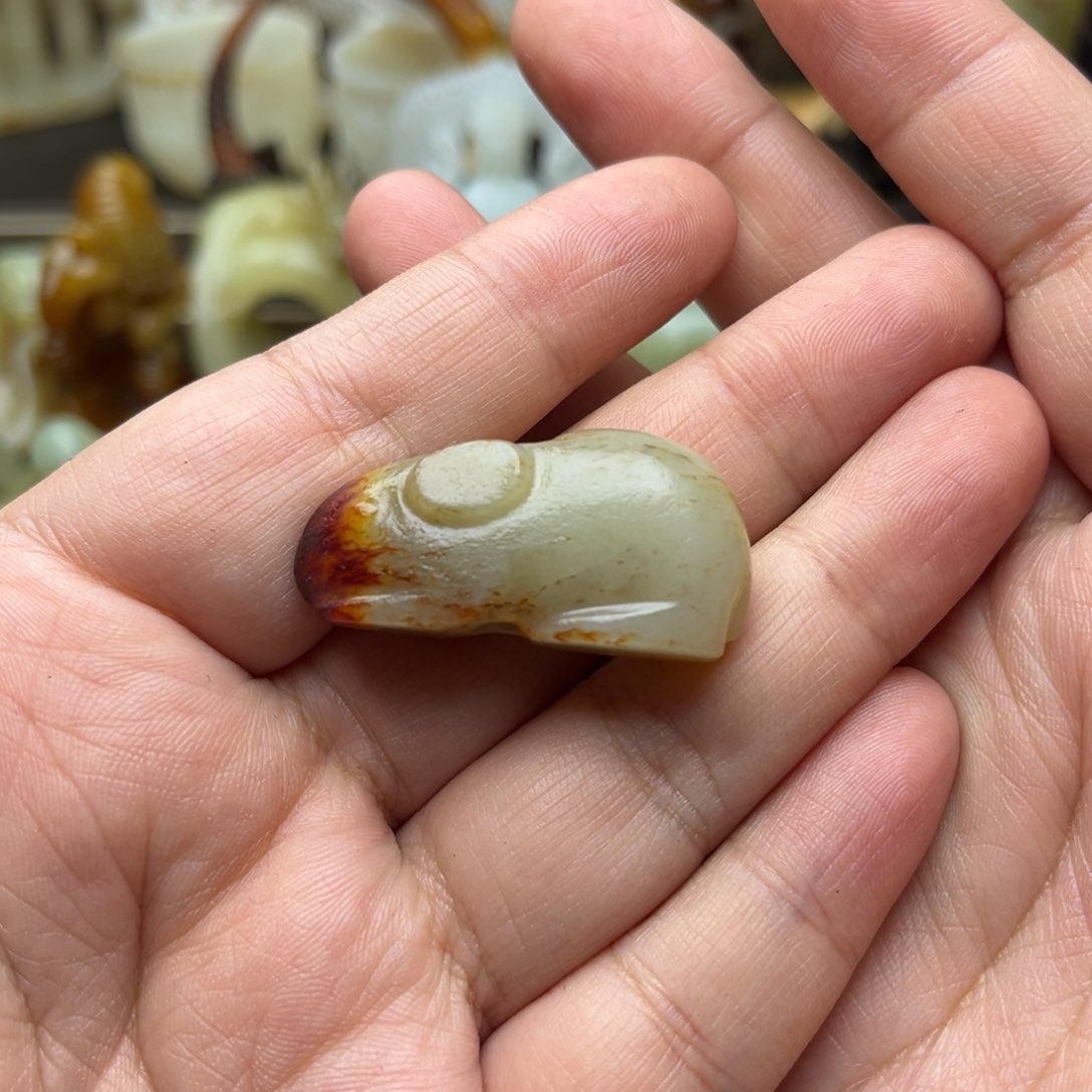 和田玉颈饰未镶嵌逗*玩