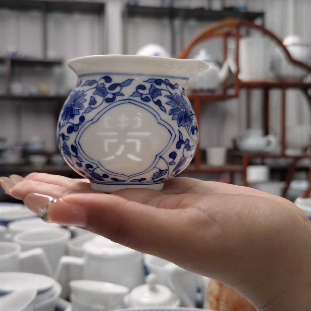 瓷手绘富贵公道杯一个