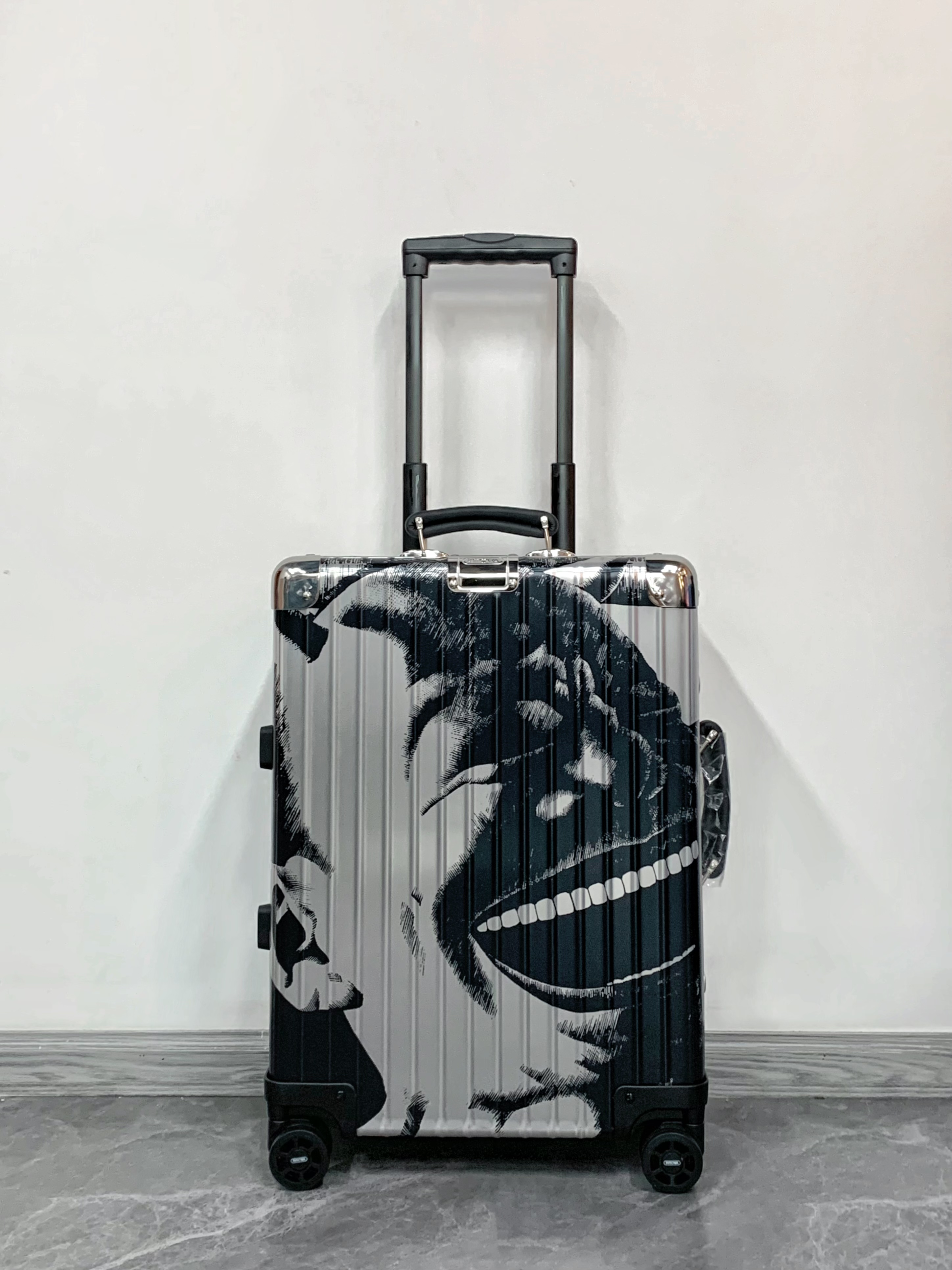 高定 日莫家 岳某Jun限定联名 铝镁合金行李箱 旅行箱