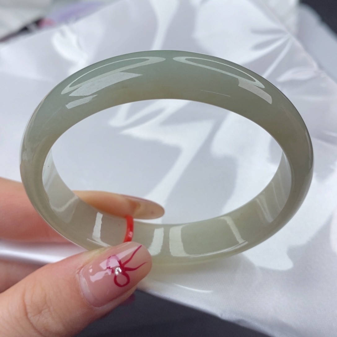 翡翠手镯未镶嵌56贵妃