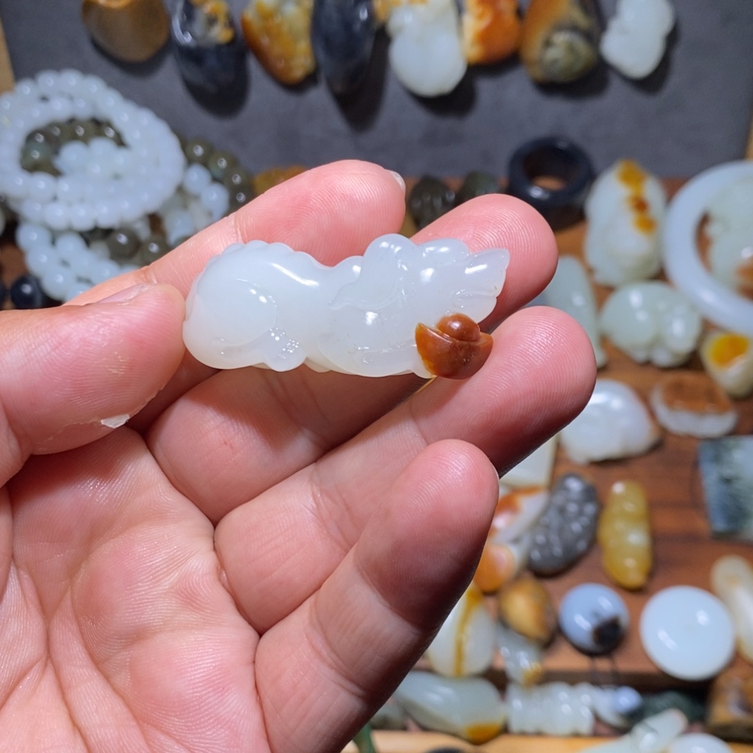 和田玉颈饰未镶嵌学**嘴