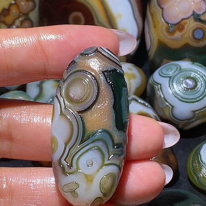 玛瑙/玉髓未镶嵌珠宝奇石31