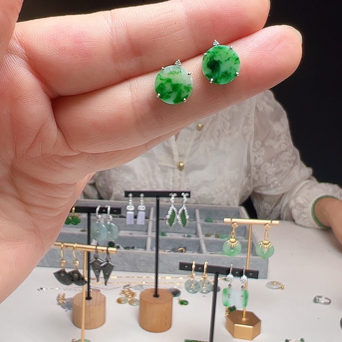 18K金镶嵌翡翠耳饰天然翡翠