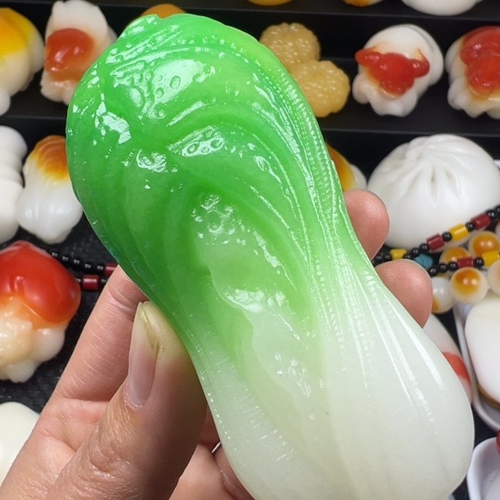 新疆戈壁五彩石金丝